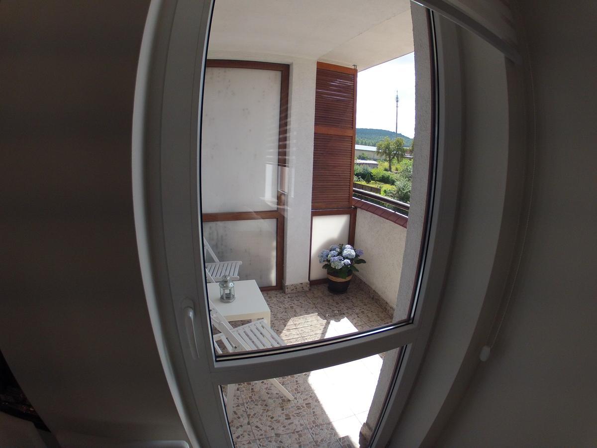 Apartament Alicja Lägenhet Wałbrzych Exteriör bild